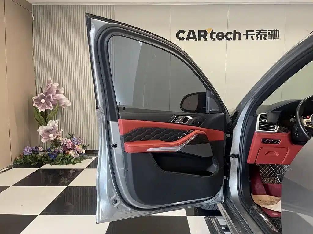 2020 BMW X5 M — миниатюра 15