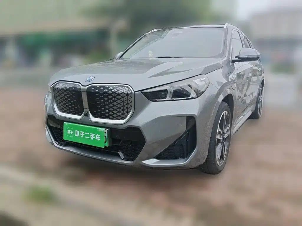 2023 BMW iX1 xDrive30L M Sport Package — миниатюра 1
