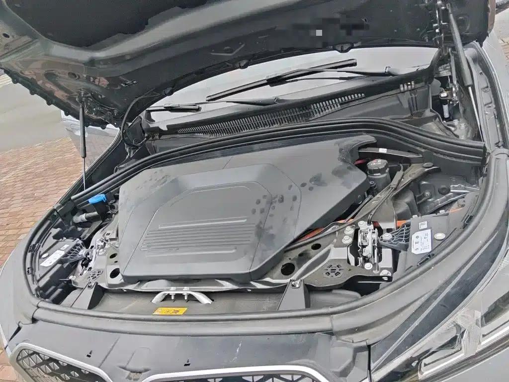 2023 BMW iX1 xDrive30L M Sport Package — миниатюра 11