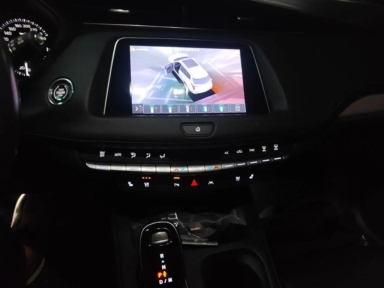 Cadillac XT4 2020 28T 4x4 Platinum Sport Edition — миниатюра 13