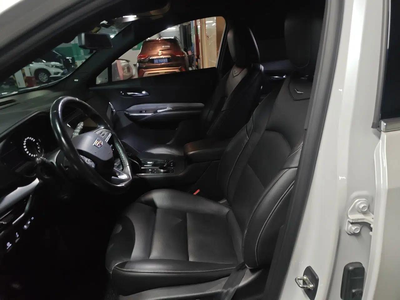 Cadillac XT4 2020 28T 4x4 Platinum Sport Edition — миниатюра 15