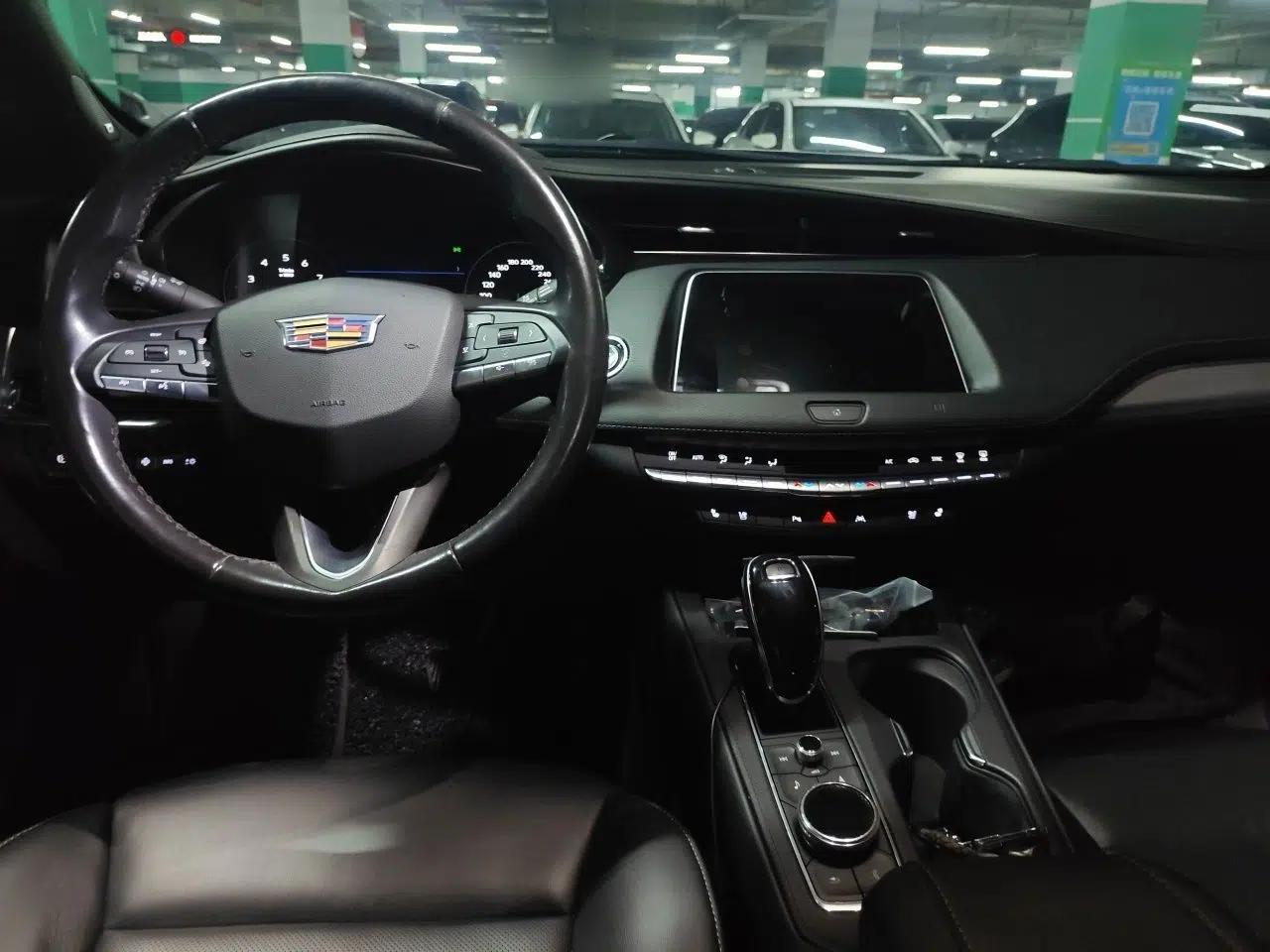 Cadillac XT4 2020 28T 4x4 Platinum Sport Edition — миниатюра 9