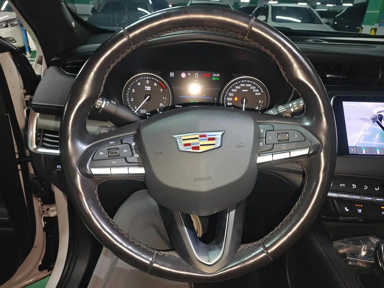 Cadillac XT4 2020 28T 4x4 Platinum Sport Edition — миниатюра 10
