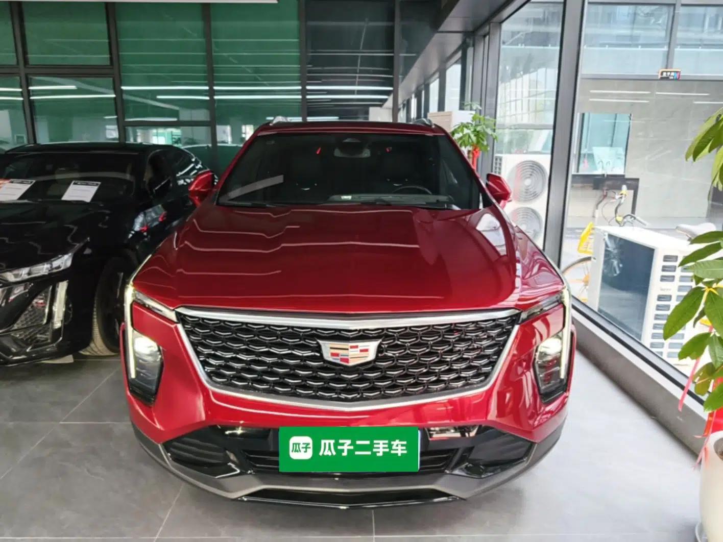 Cadillac XT4 2024 28T Two-Wheel-Drive Luxury Version — миниатюра 2