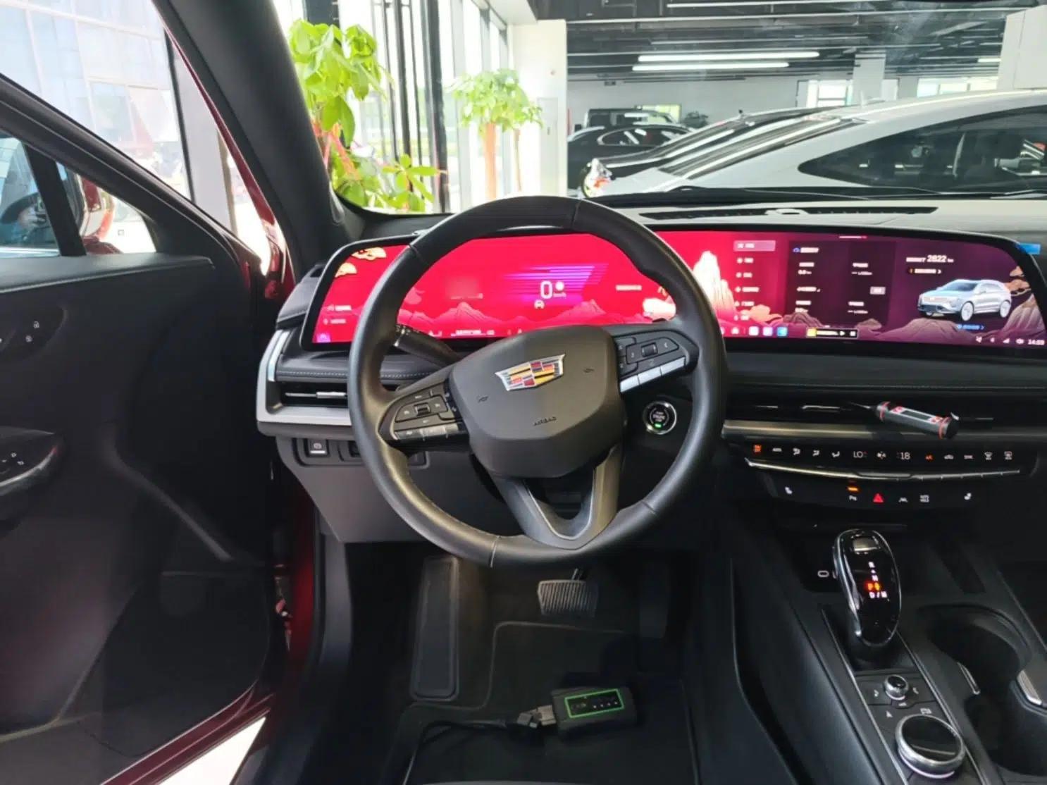 Cadillac XT4 2024 28T Two-Wheel-Drive Luxury Version — миниатюра 18