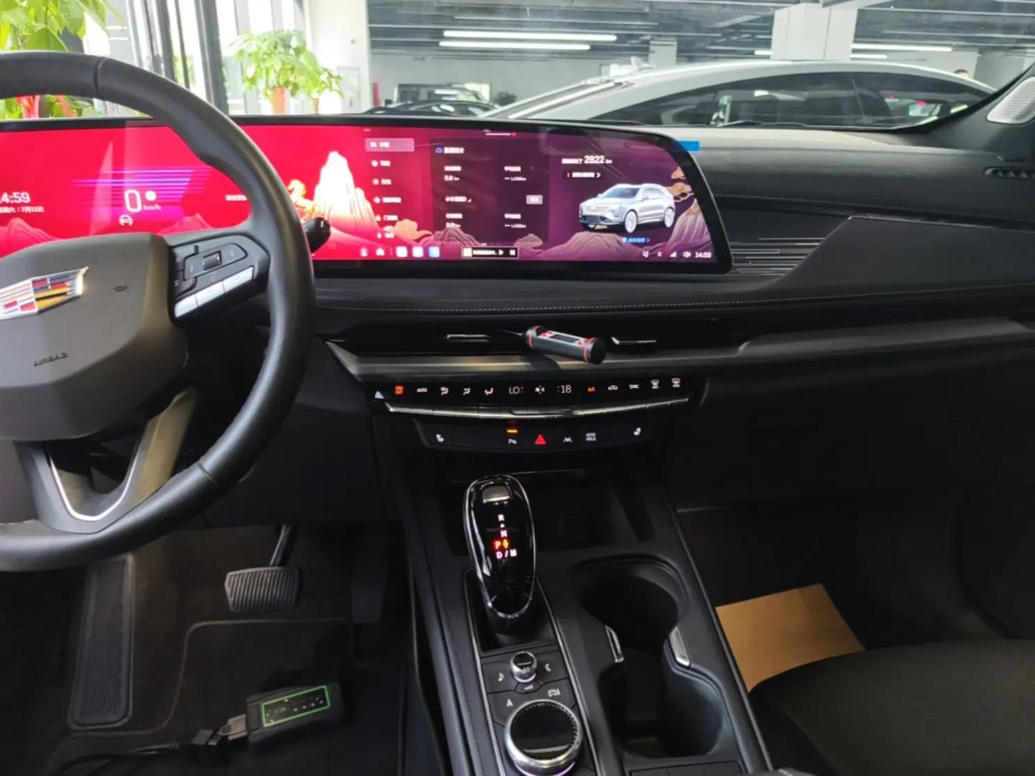 Cadillac XT4 2024 28T Two-Wheel-Drive Luxury Version — миниатюра 20