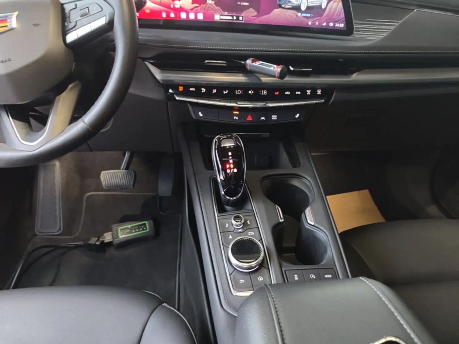 Cadillac XT4 2024 28T Two-Wheel-Drive Luxury Version — миниатюра 21
