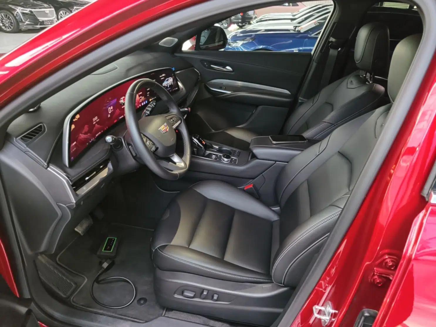 Cadillac XT4 2024 28T Two-Wheel-Drive Luxury Version — миниатюра 22