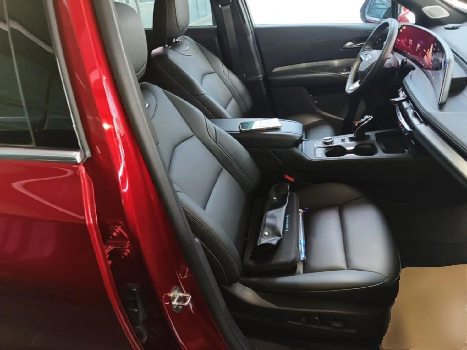 Cadillac XT4 2024 28T Two-Wheel-Drive Luxury Version — миниатюра 24