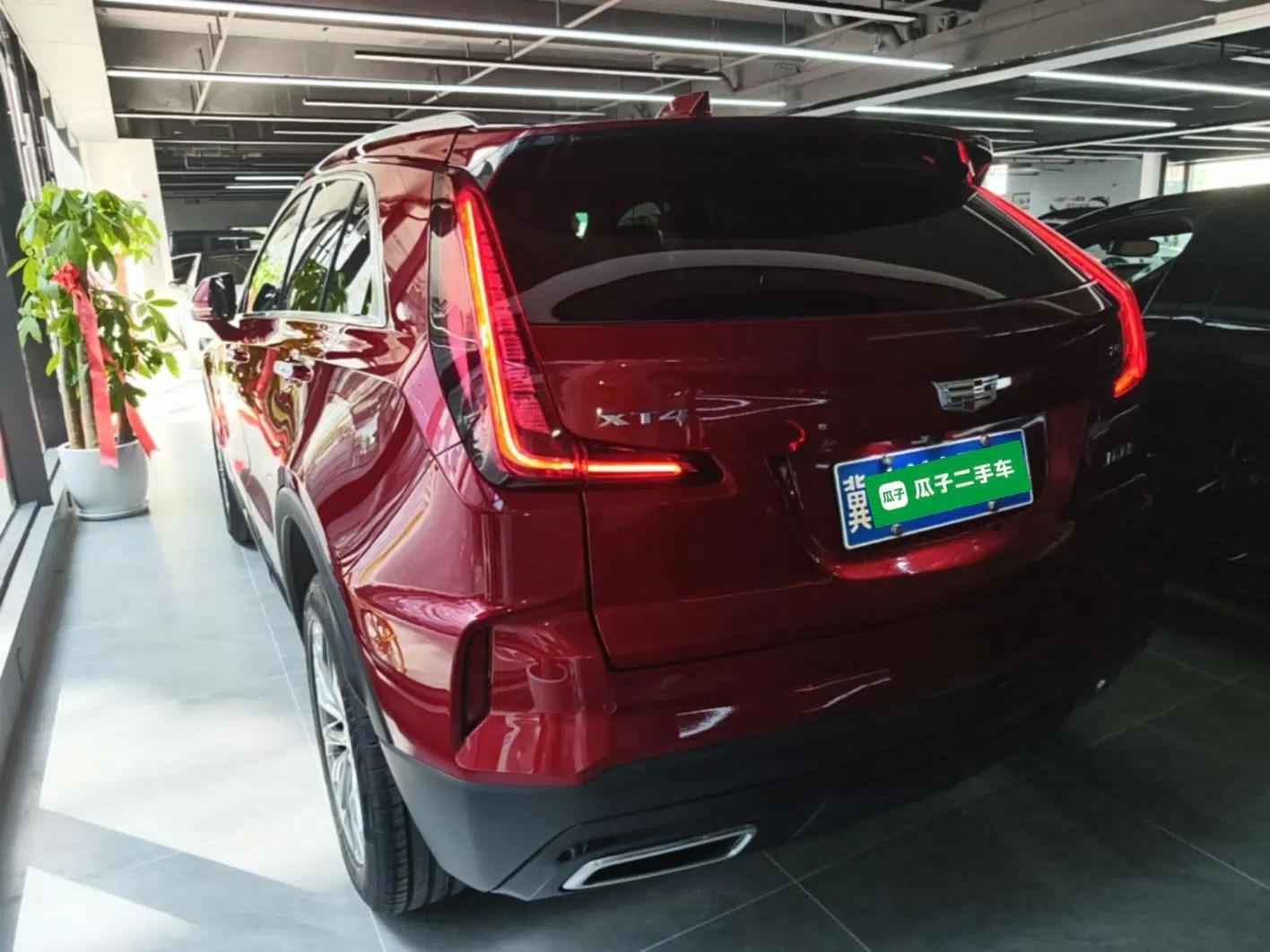 Cadillac XT4 2024 28T Two-Wheel-Drive Luxury Version — миниатюра 4