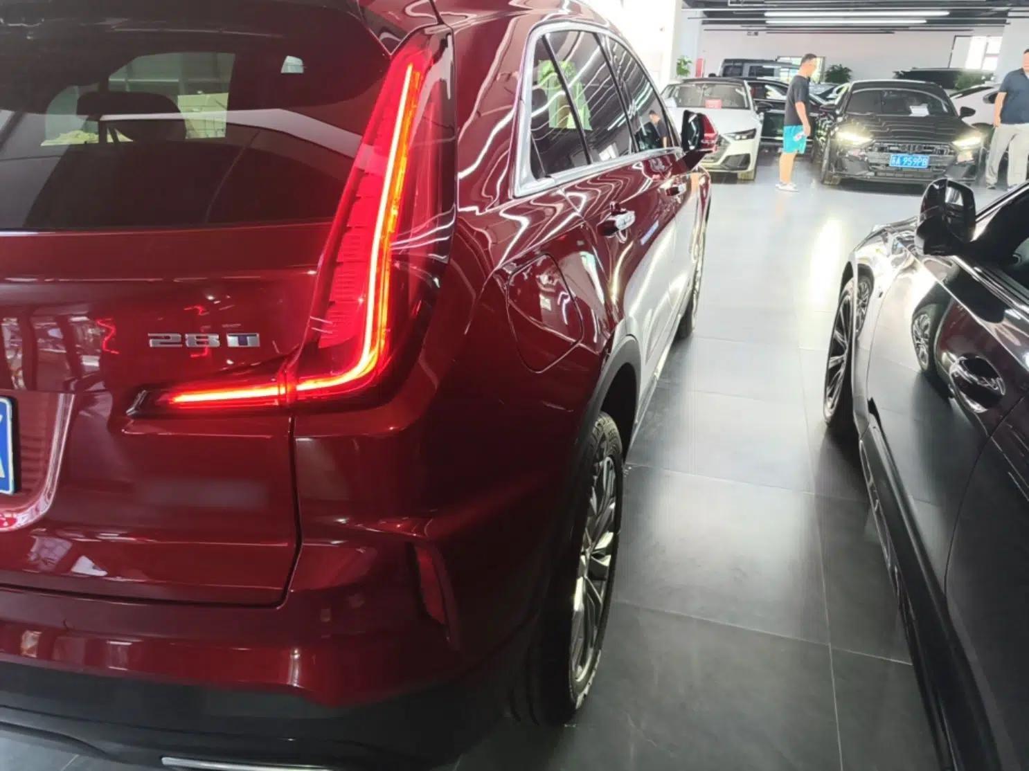 Cadillac XT4 2024 28T Two-Wheel-Drive Luxury Version — миниатюра 9