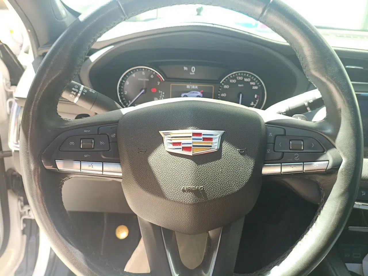 Cadillac XT4 2020 Revised Version 28T Two-Wheel Drive Leading Edition — миниатюра 10