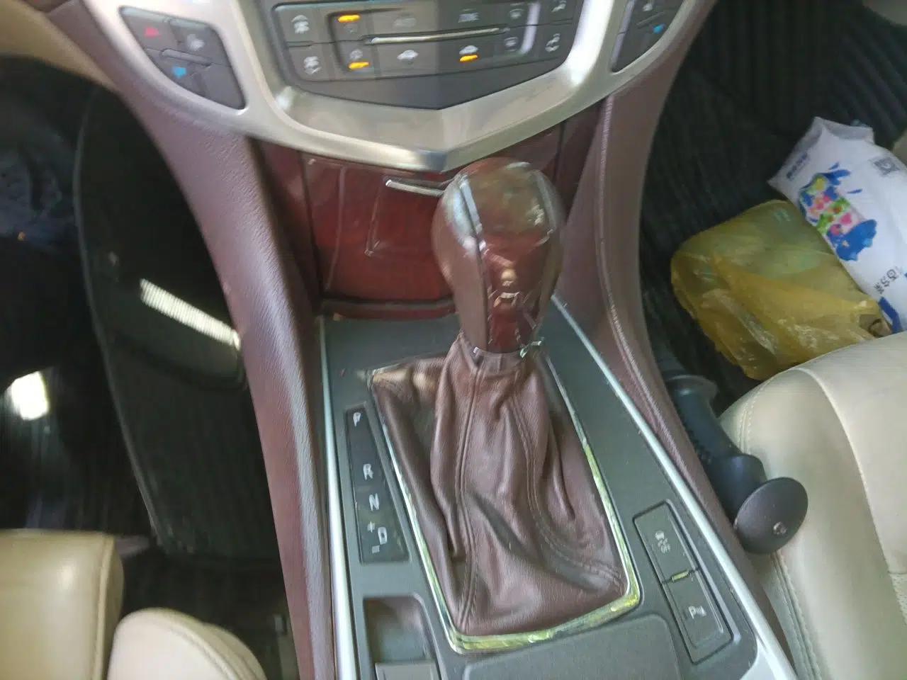 Cadillac SRX 2012 3.0L Luxury Model — миниатюра 14