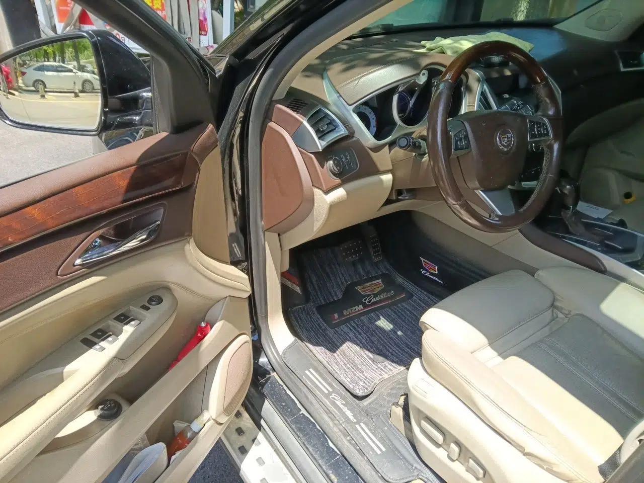 Cadillac SRX 2012 3.0L Luxury Model — миниатюра 16