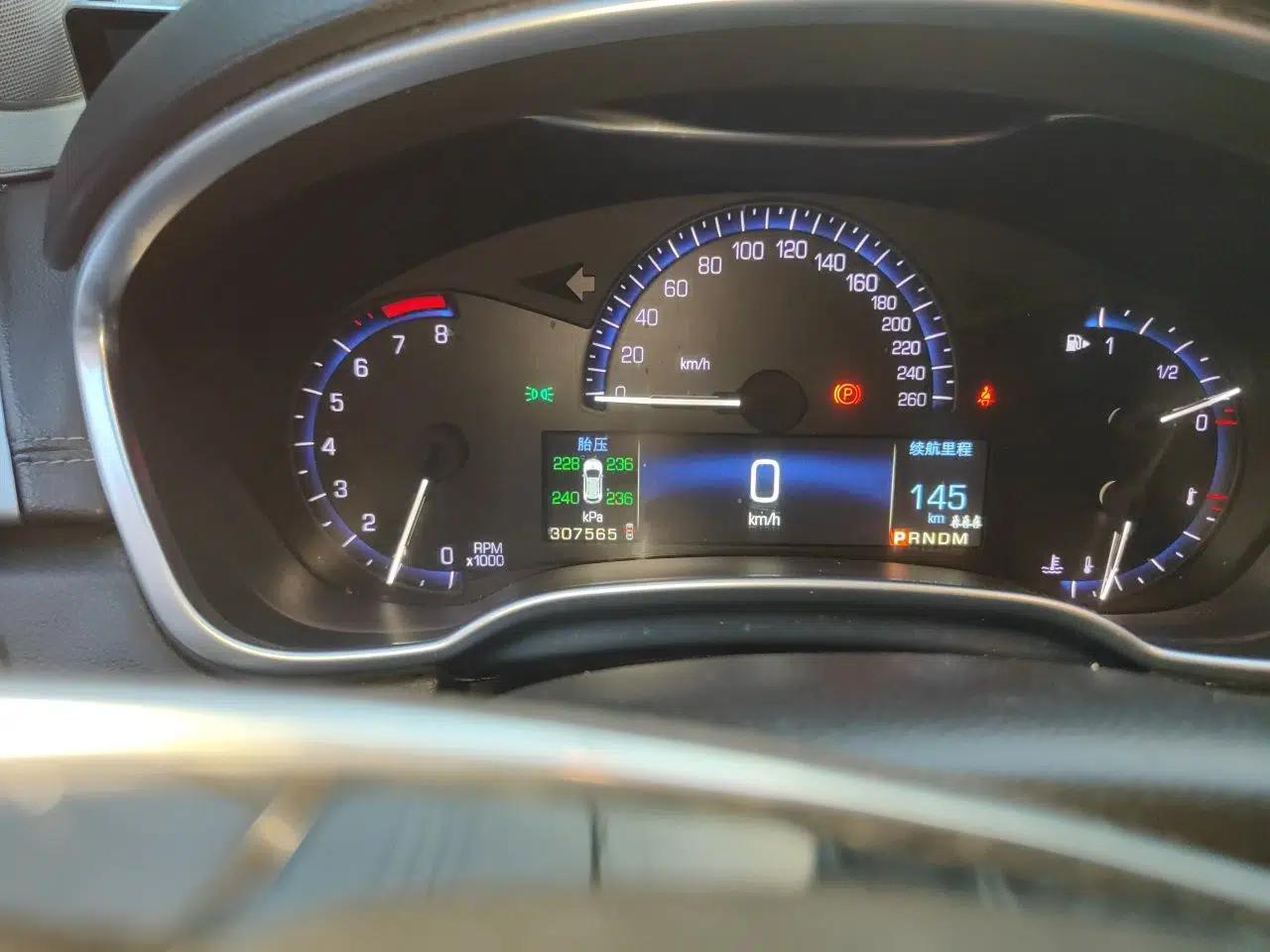 Cadillac SRX 2015 3.0L Comfort Version — миниатюра 11