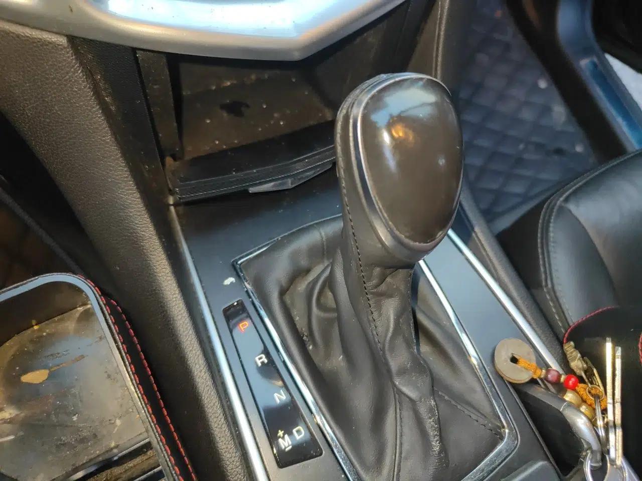 Cadillac SRX 2015 3.0L Comfort Version — миниатюра 14