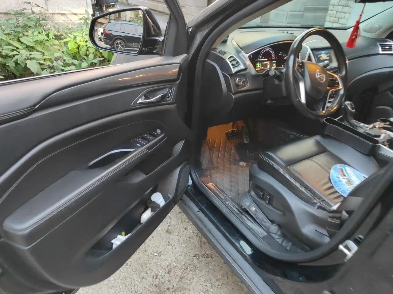 Cadillac SRX 2015 3.0L Comfort Version — миниатюра 16