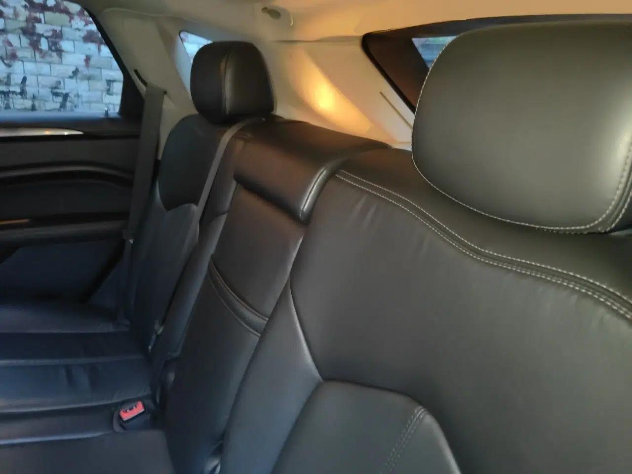 Cadillac SRX 2015 3.0L Comfort Version — миниатюра 17