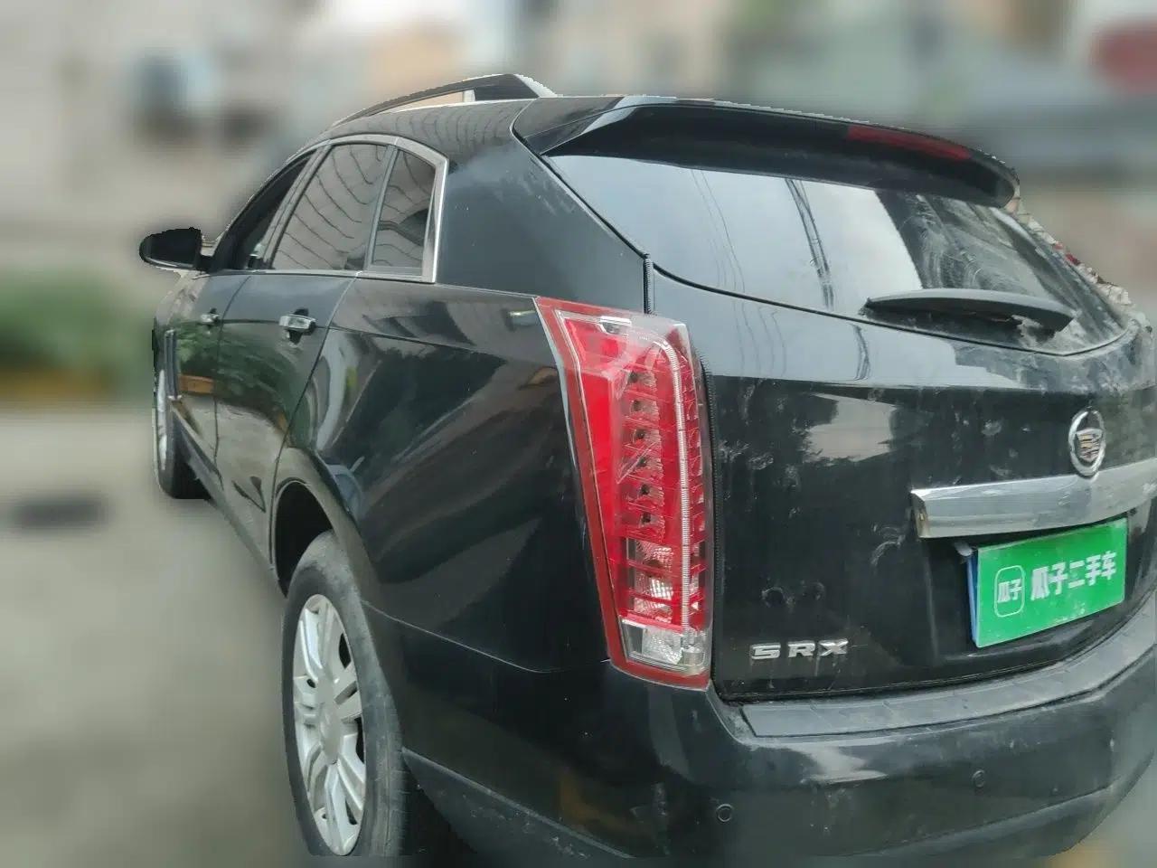 Cadillac SRX 2015 3.0L Comfort Version — миниатюра 4