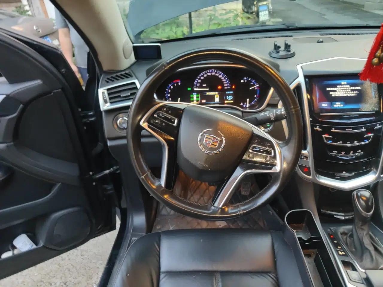 Cadillac SRX 2015 3.0L Comfort Version — миниатюра 10