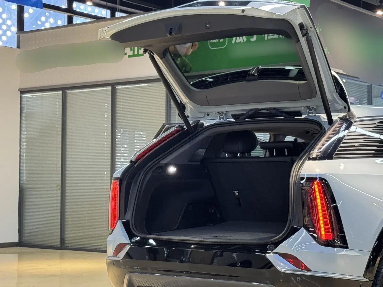 Cadillac OPTIQ 2024 Standard Range Version — миниатюра 18