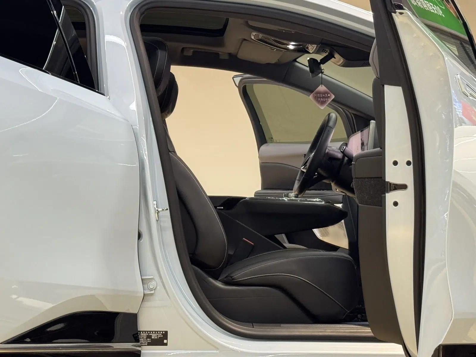 Cadillac OPTIQ 2024 Standard Range Version — миниатюра 29
