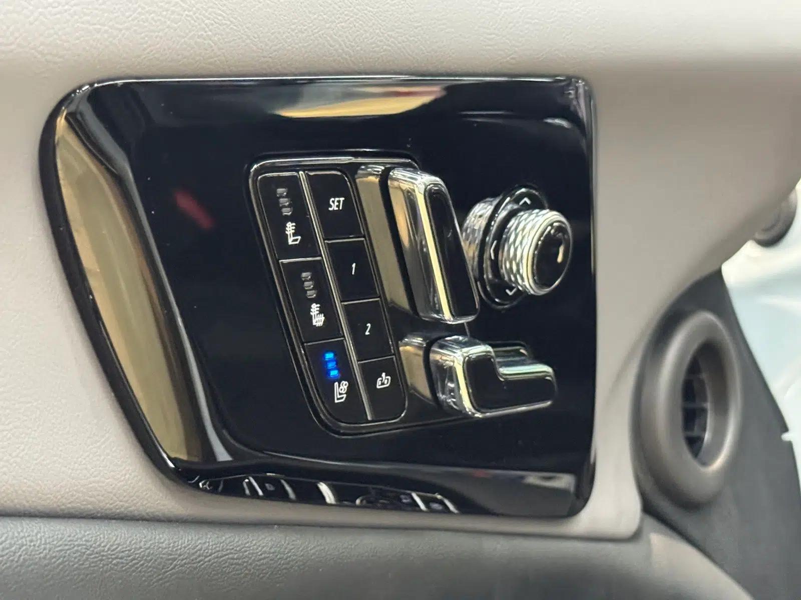 Cadillac OPTIQ 2024 Standard Range Version — миниатюра 34