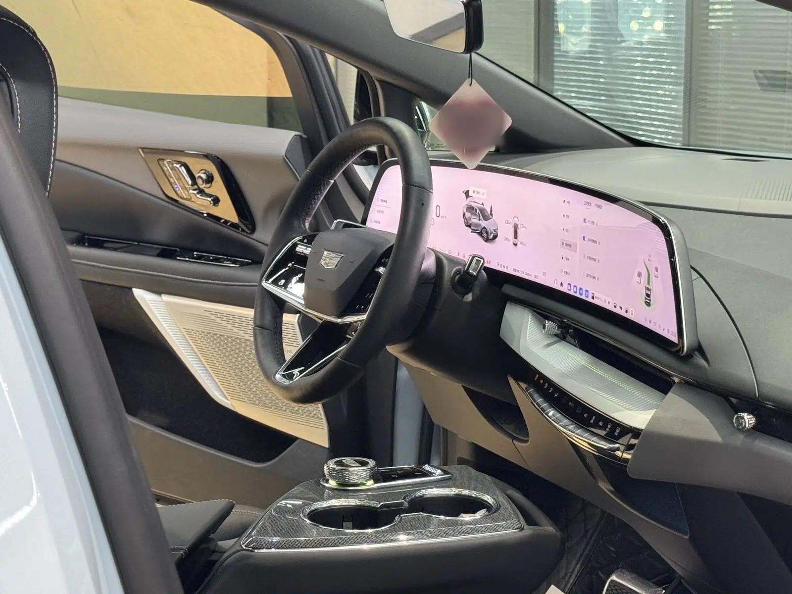 Cadillac OPTIQ 2024 Standard Range Version — миниатюра 37