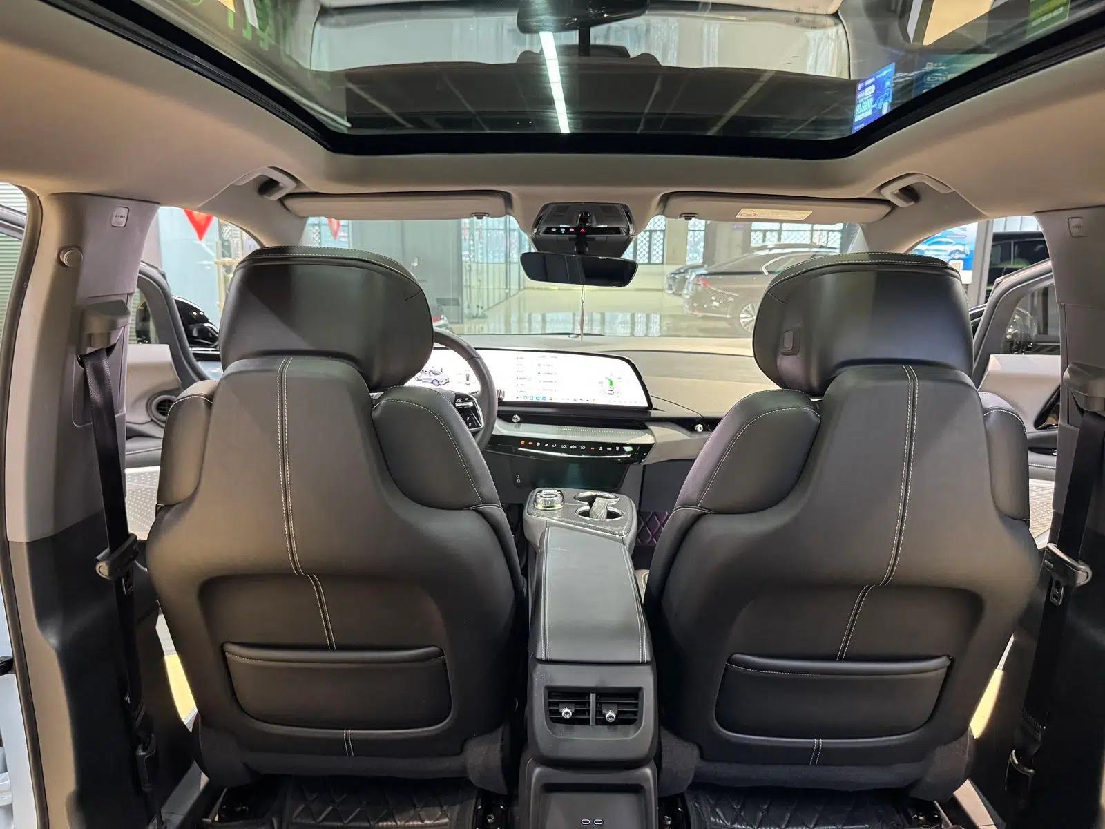 Cadillac OPTIQ 2024 Standard Range Version — миниатюра 40
