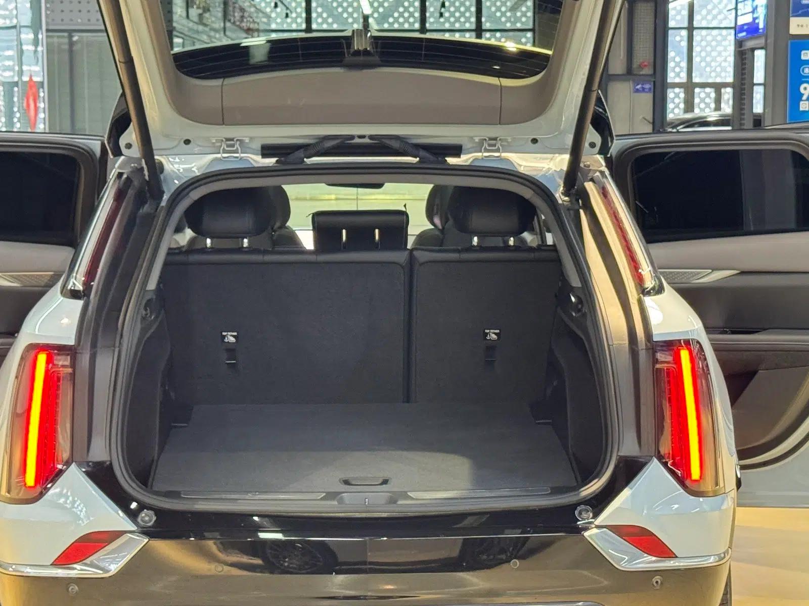 Cadillac OPTIQ 2024 Standard Range Version — миниатюра 41