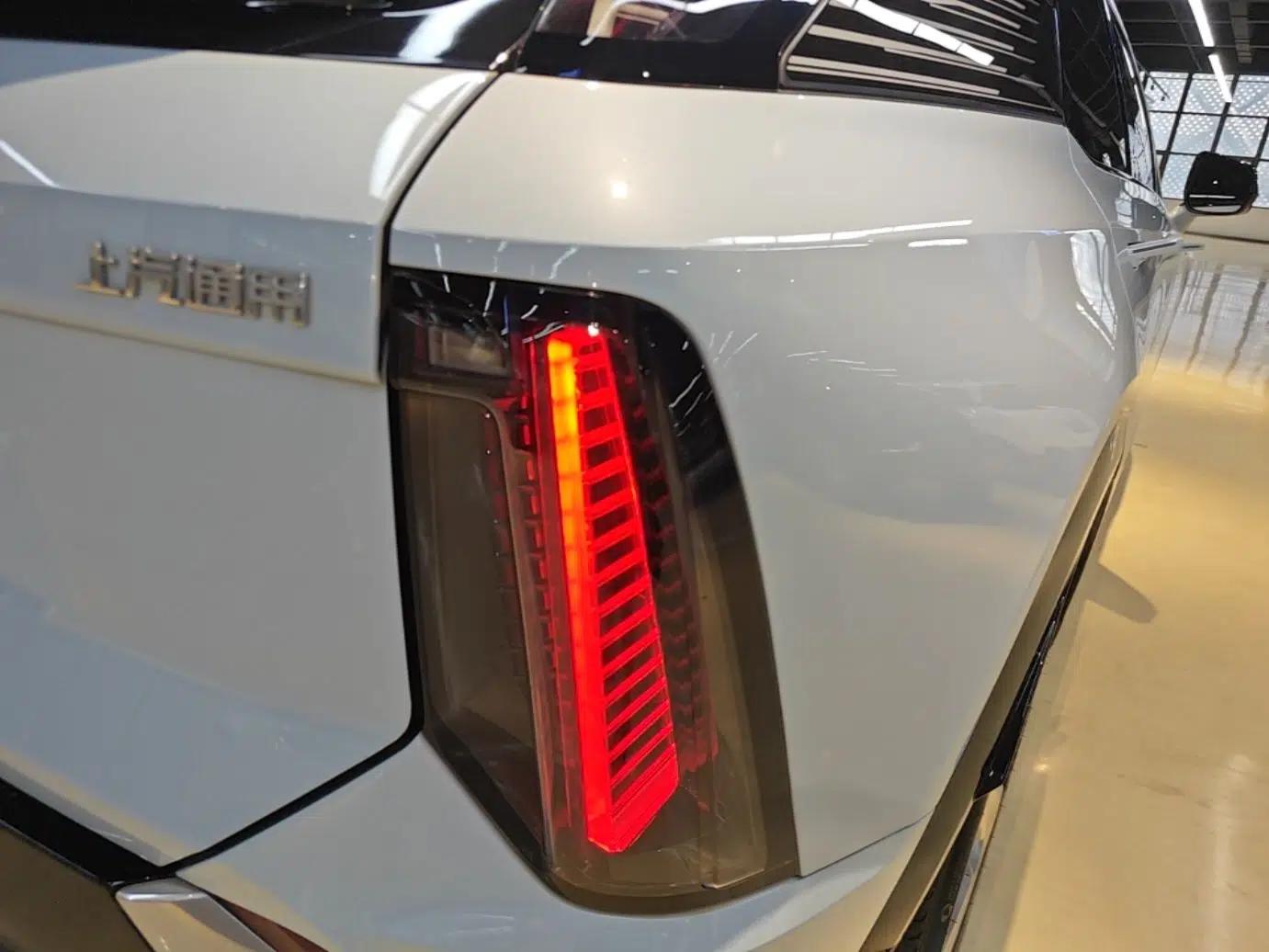 Cadillac OPTIQ 2024 Standard Range Version — миниатюра 9