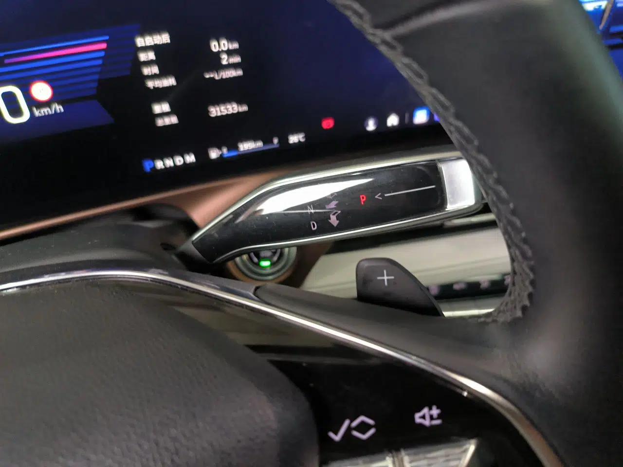 Cadillac GT4 2023 25T Fashion Edition — миниатюра 14