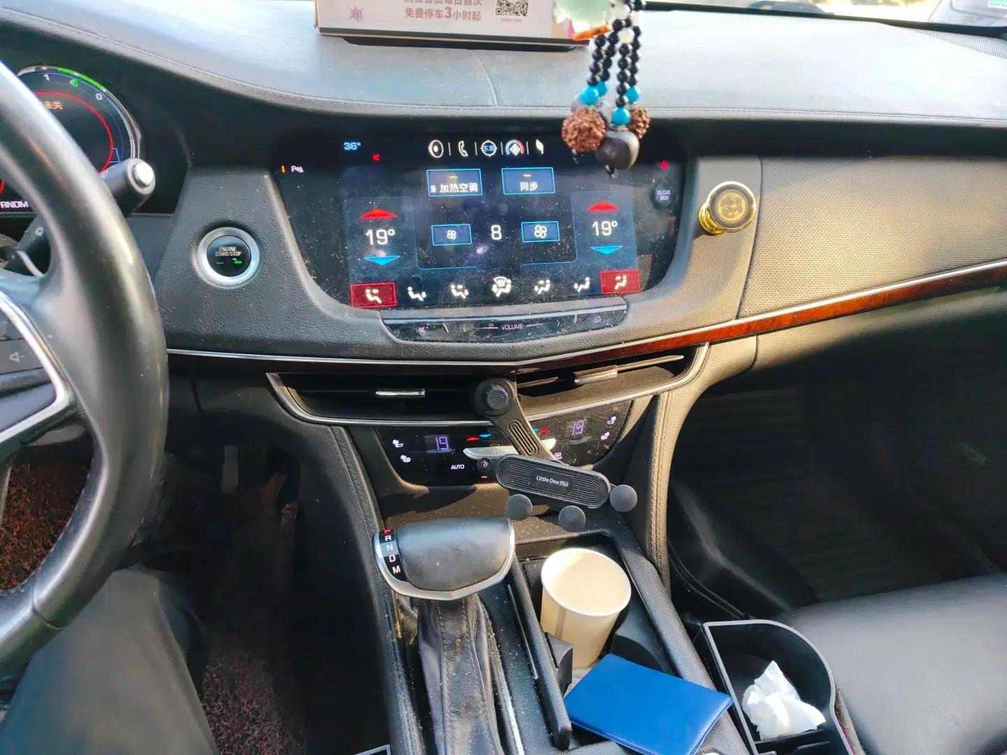Cadillac CT6 PLUG-IN 2017 30E Elite Version — миниатюра 13