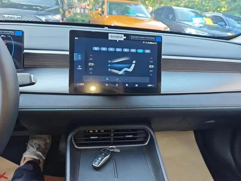 Seal 05DM 2026 DM-i 128KM Luxury Edition — миниатюра 13
