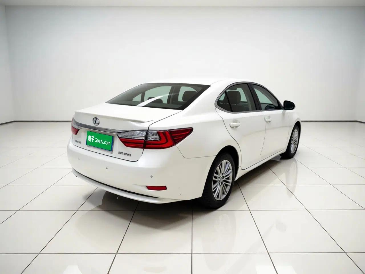 Lexus ES 2015 200 Elite Edition — миниатюра 6