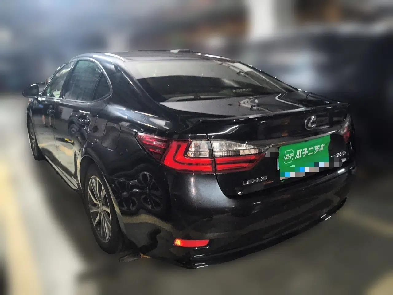Lexus ES 2015 300h Luxury Edition — миниатюра 4