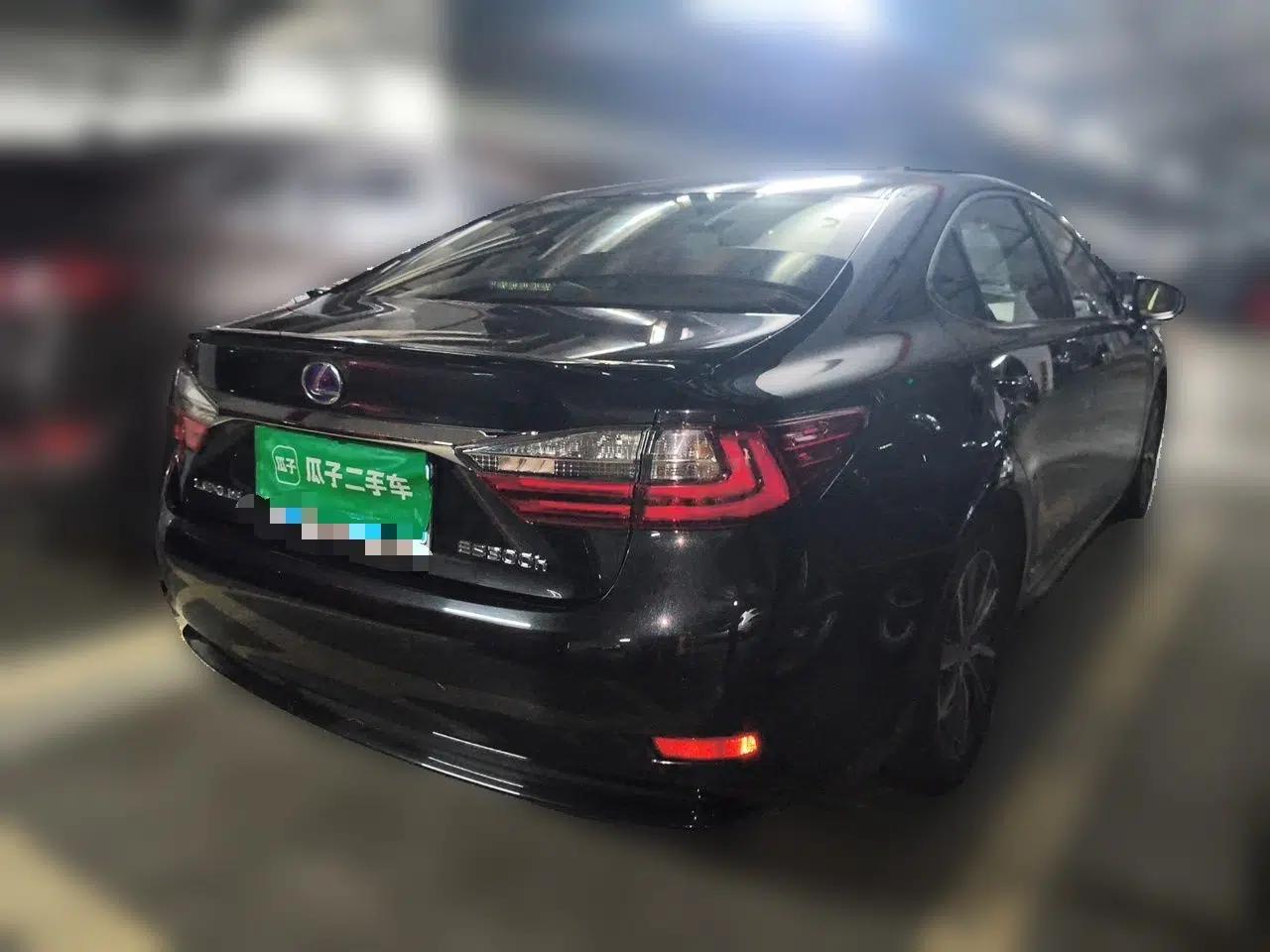 Lexus ES 2015 300h Luxury Edition — миниатюра 6