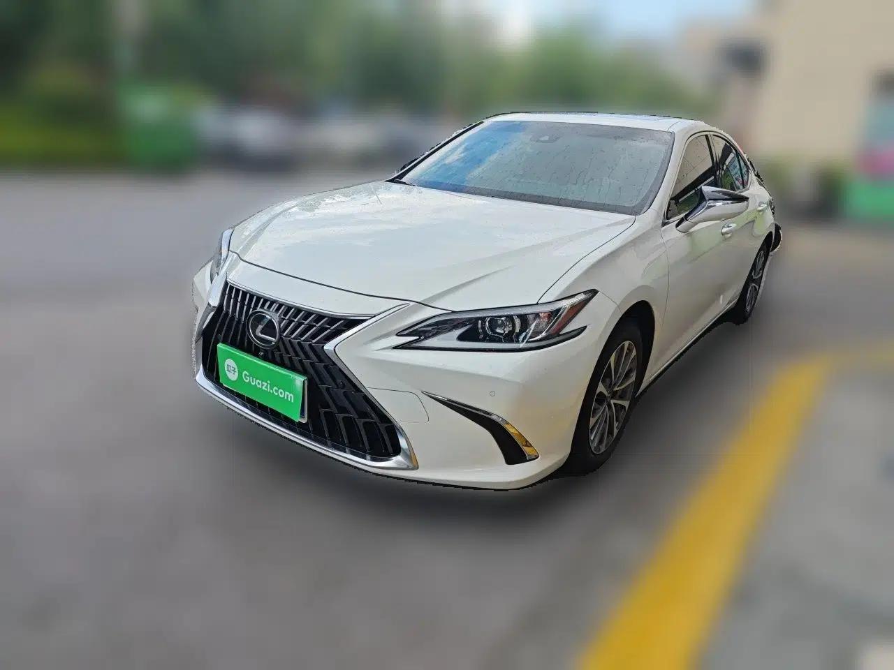Lexus ES 2021 200 Excellence Edition — миниатюра 1
