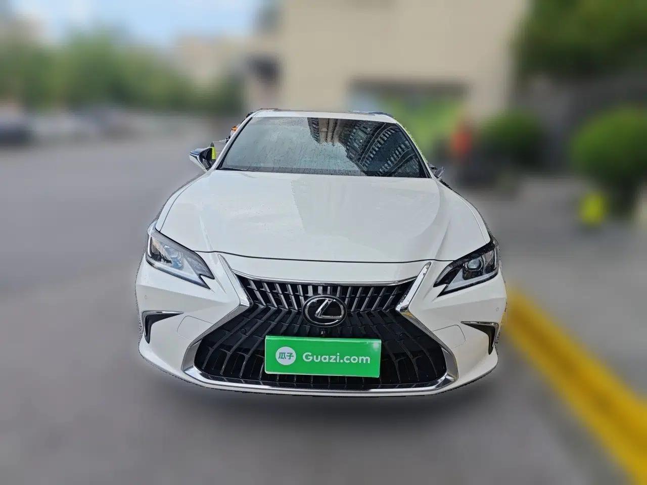 Lexus ES 2021 200 Excellence Edition — миниатюра 2