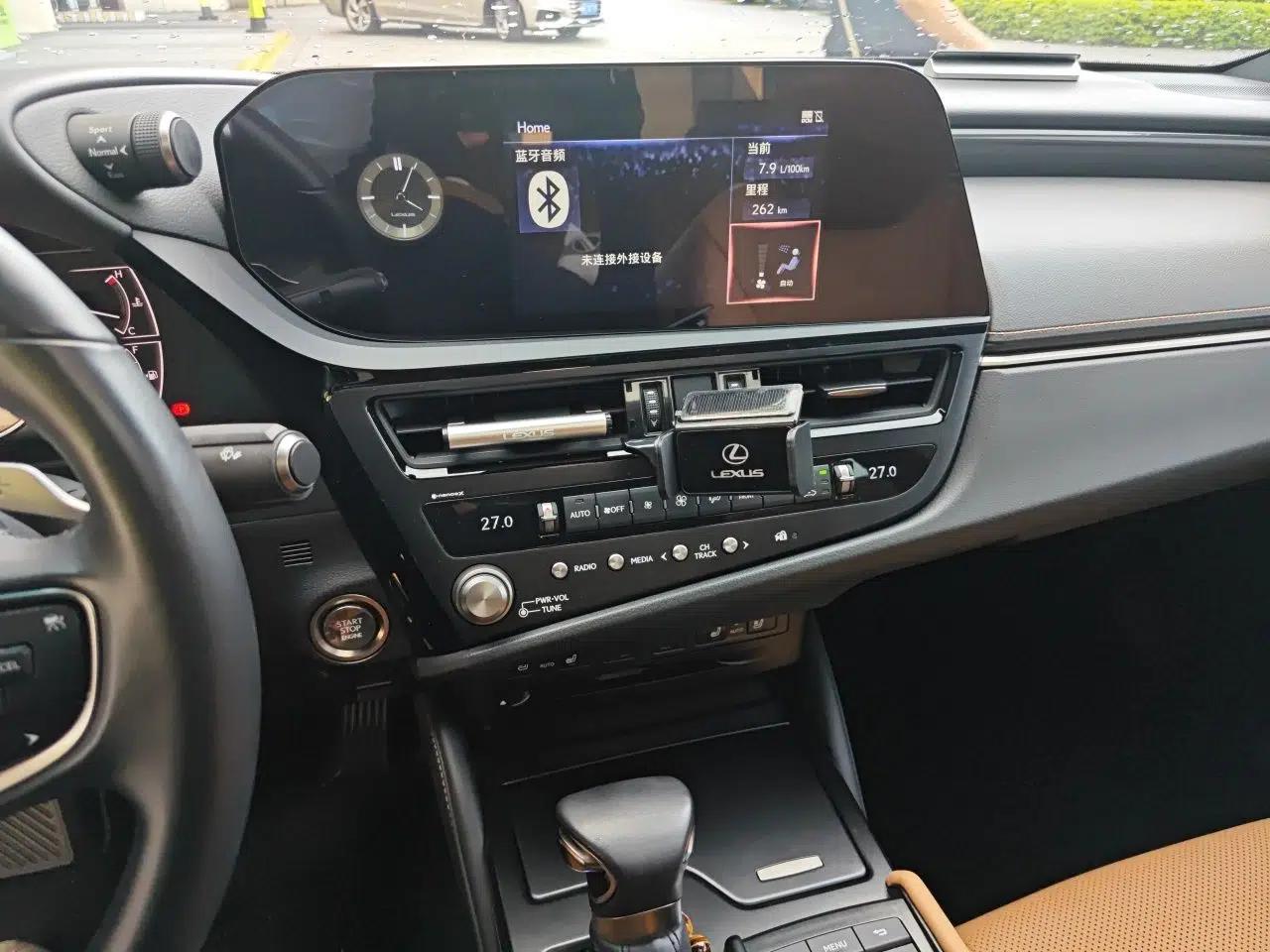 Lexus ES 2021 200 Excellence Edition — миниатюра 13