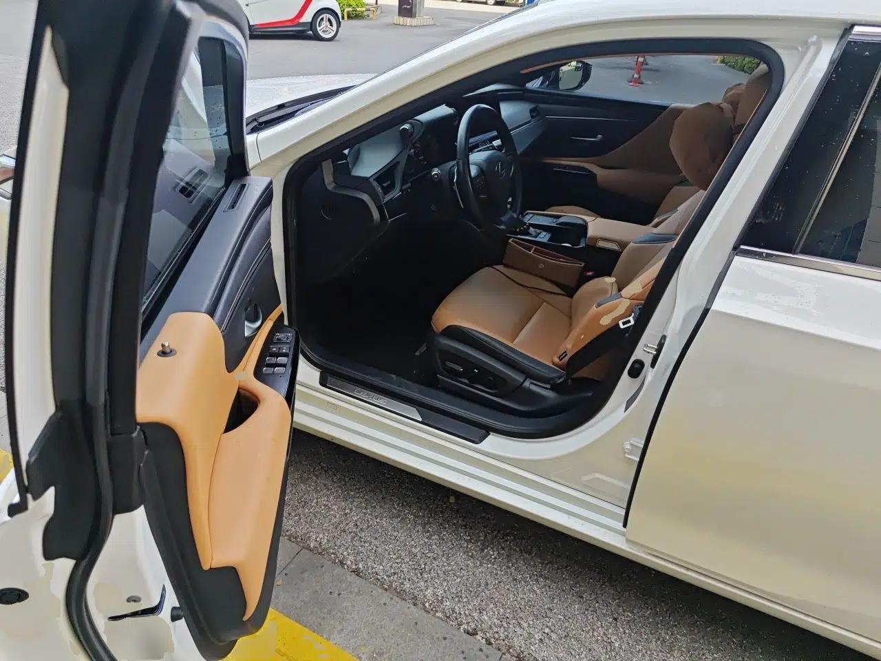 Lexus ES 2021 200 Excellence Edition — миниатюра 16