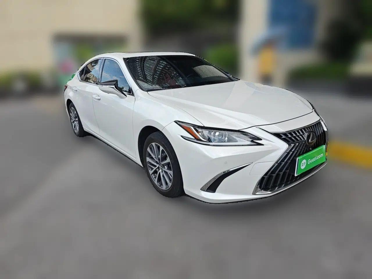 Lexus ES 2021 200 Excellence Edition — миниатюра 3