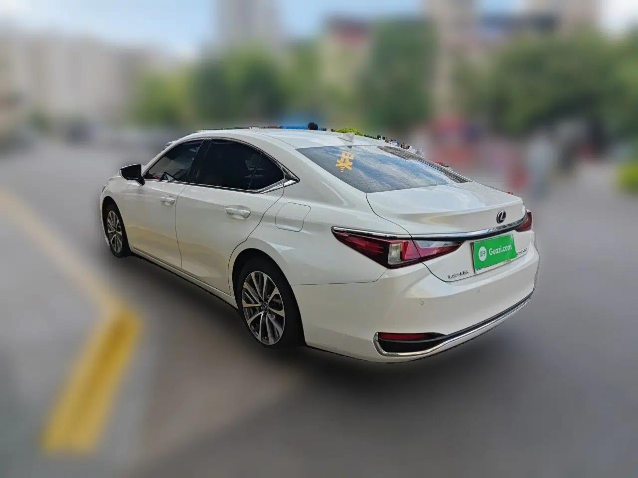 Lexus ES 2021 200 Excellence Edition — миниатюра 4