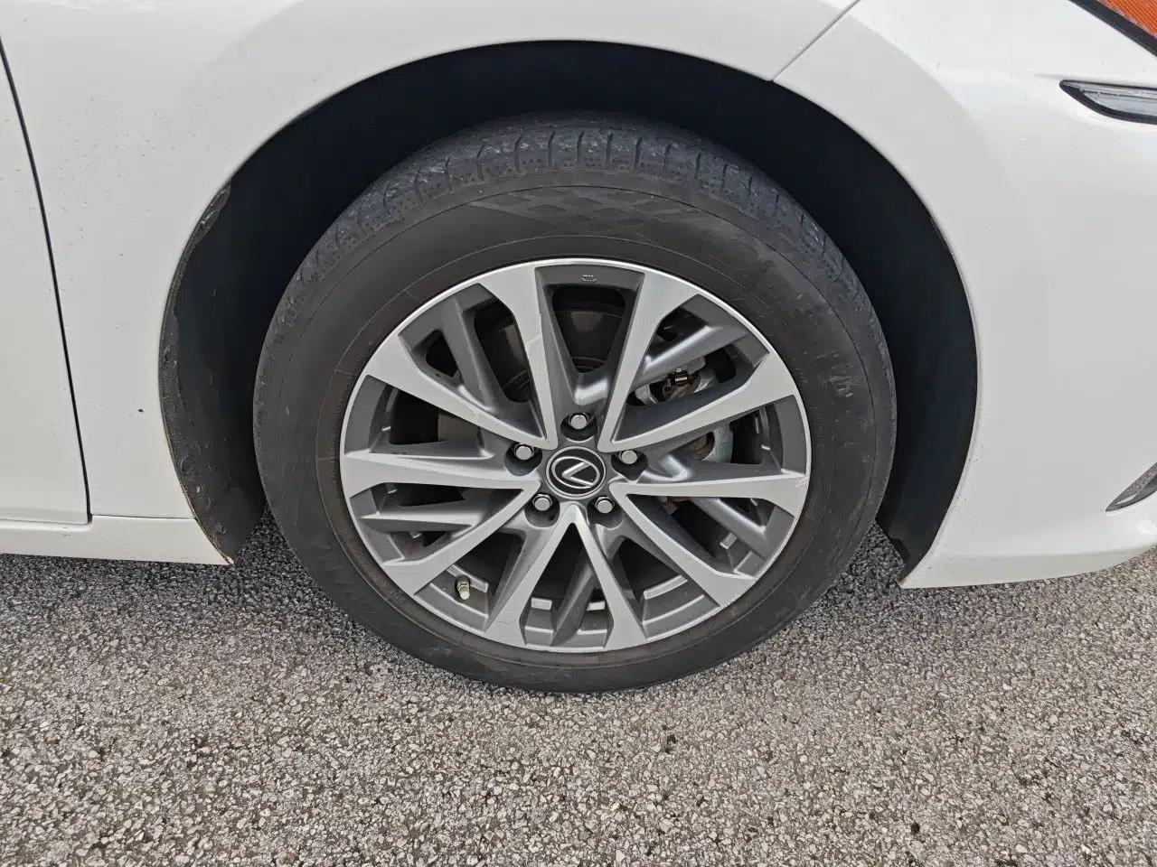 Lexus ES 2021 200 Excellence Edition — миниатюра 8
