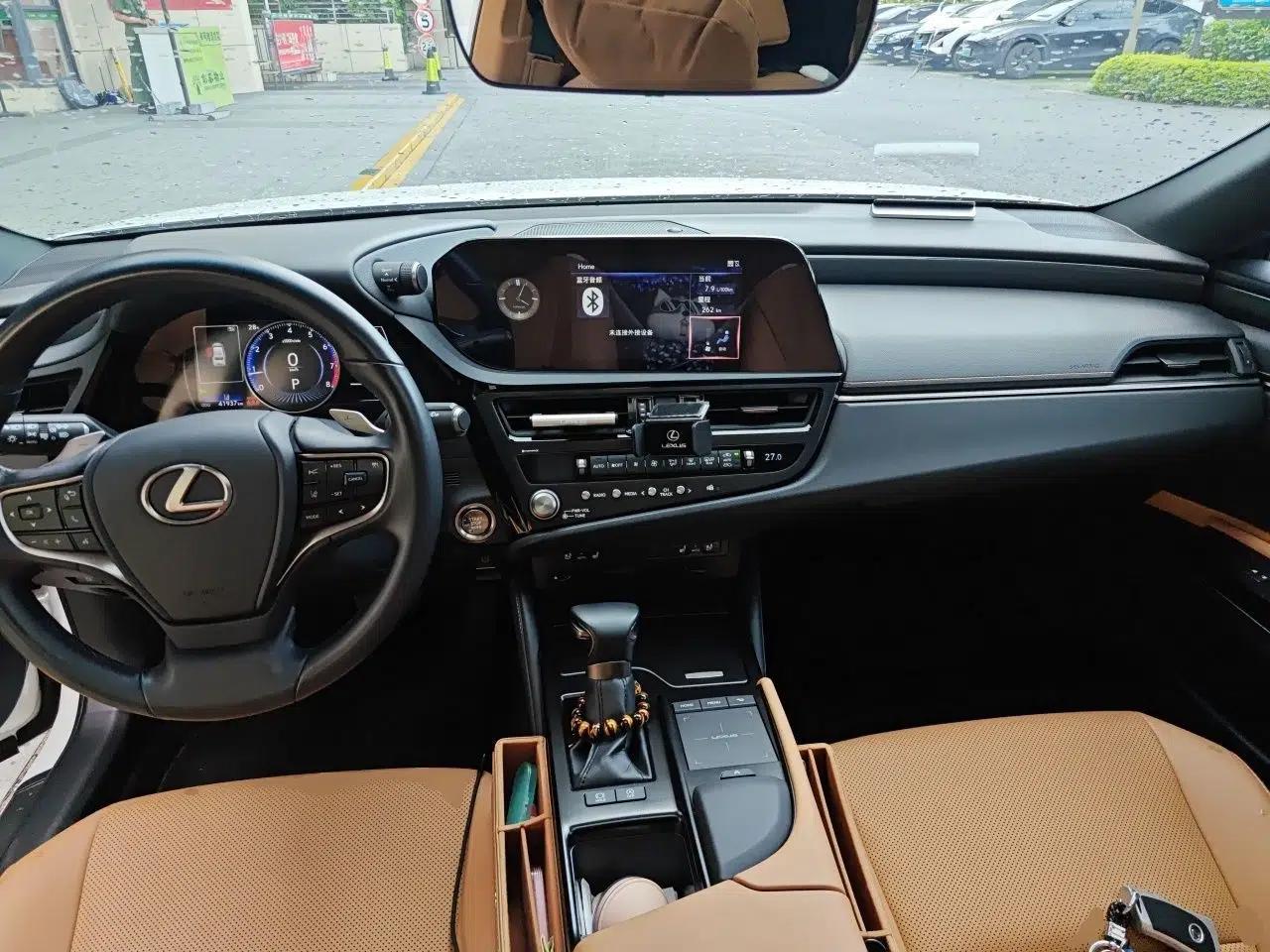 Lexus ES 2021 200 Excellence Edition — миниатюра 9
