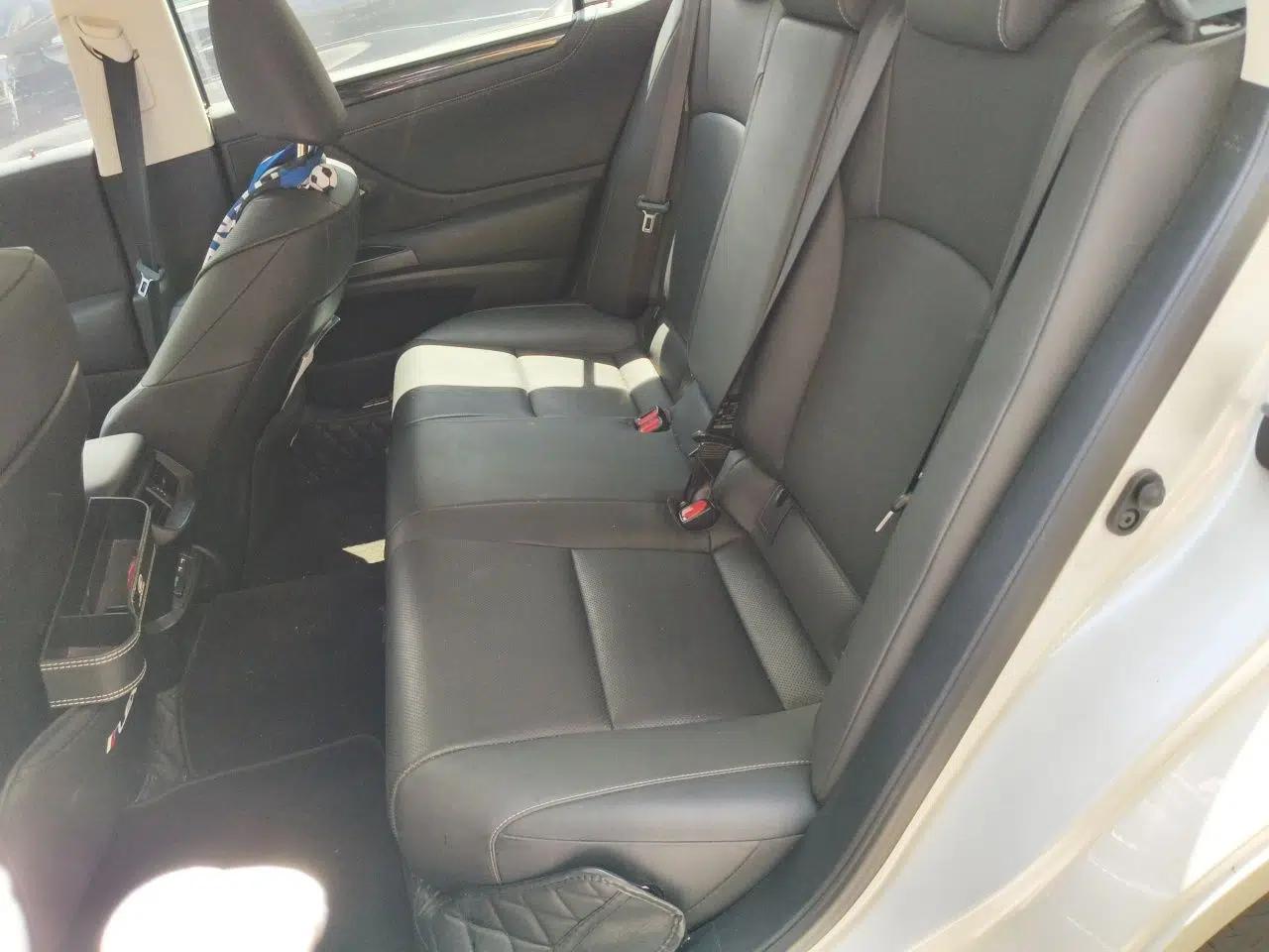 Lexus ES 2021 200 Excellence Edition — миниатюра 17