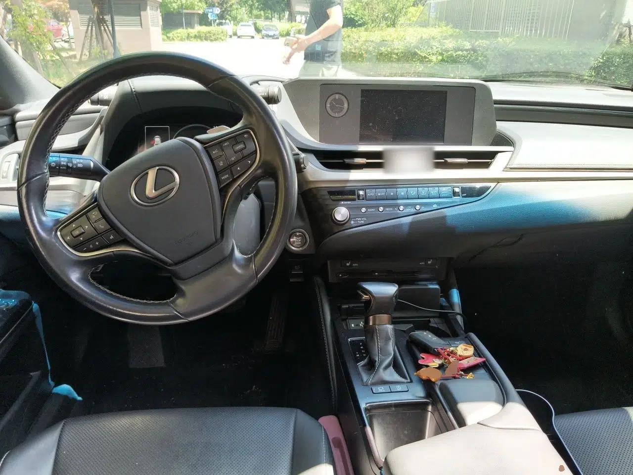Lexus ES 2021 200 Excellence Edition — миниатюра 9