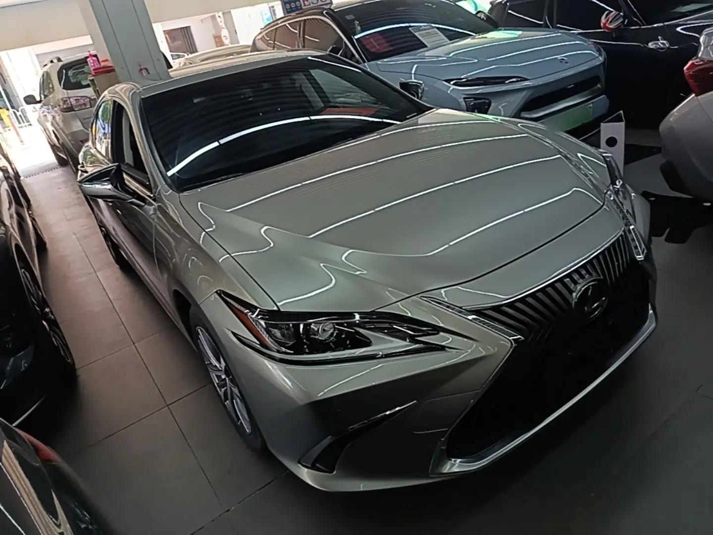 Lexus ES 2020 200 Excellence Edition — миниатюра 12