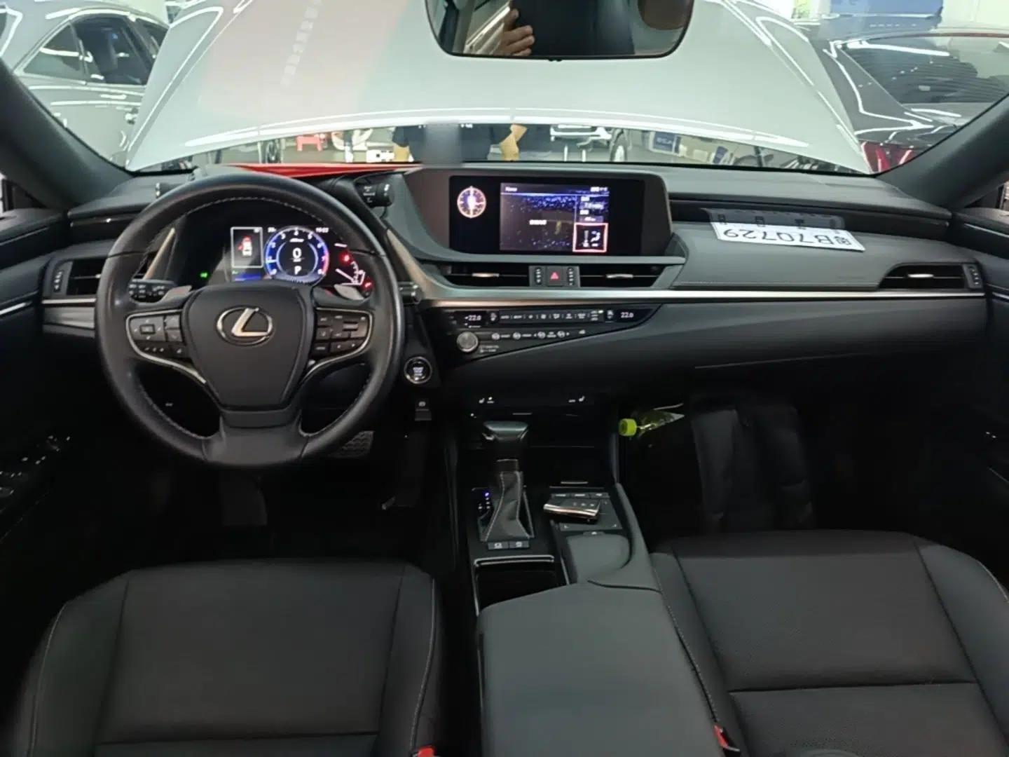 Lexus ES 2020 200 Excellence Edition — миниатюра 17