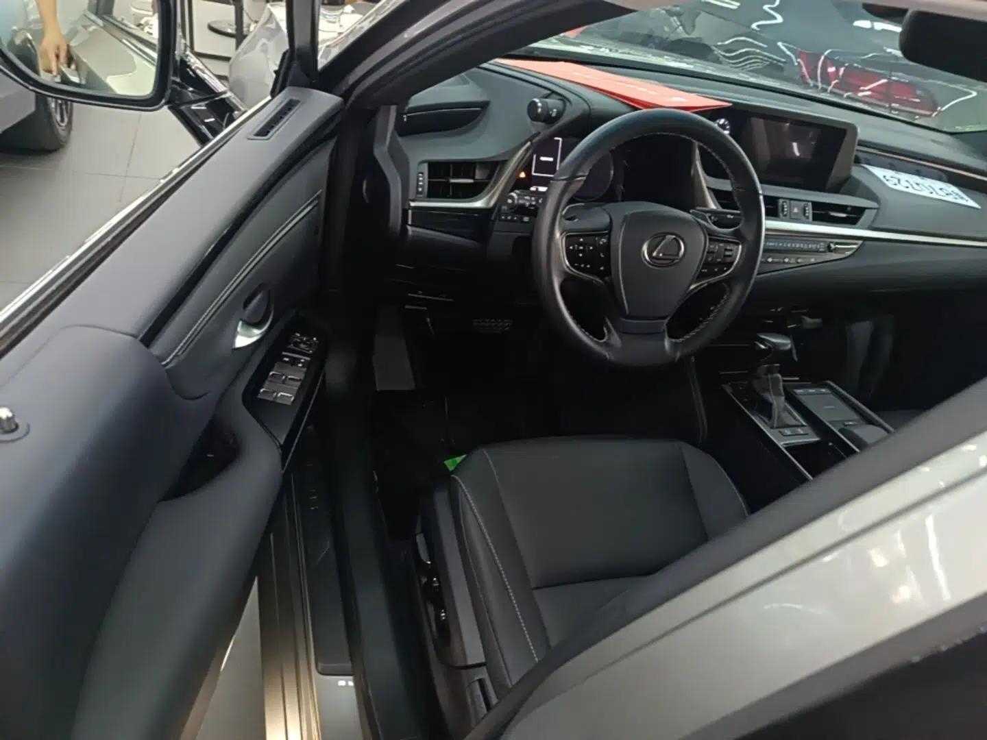 Lexus ES 2020 200 Excellence Edition — миниатюра 23
